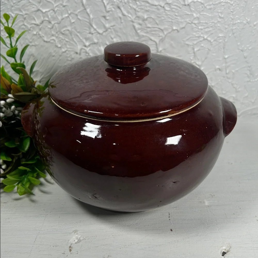 VTG Brown Bean Pot Made in USA Stoneware Dark Brown w/ Lid Handles VTG Farmhouse